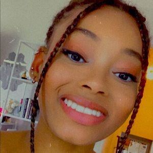 Meet your Posher, Nelli.